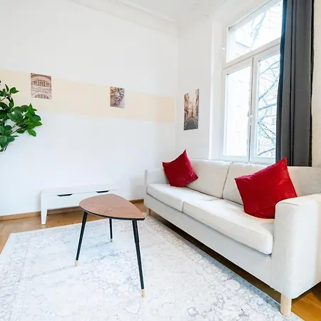 Fullhouse - Halle - Vs7 - 3 Beds - Nespresso *