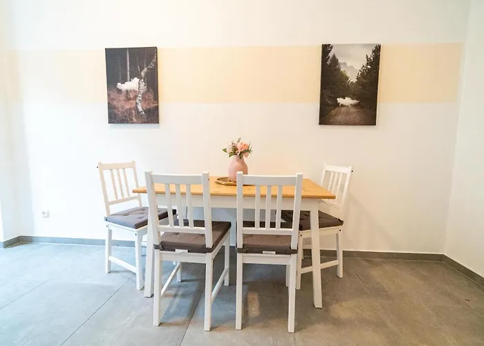 Fullhouse - Halle - Vs7 - 3 Beds - Nespresso